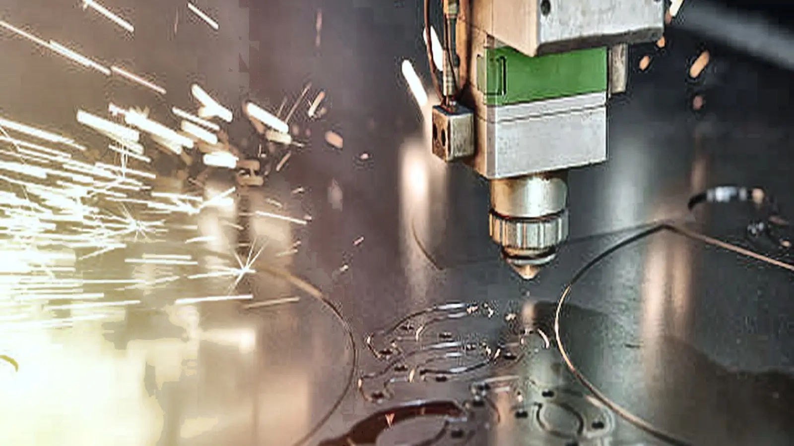 How to Choose the Right Fiber Laser Cutting Machine for Sheet Metal Fabrication