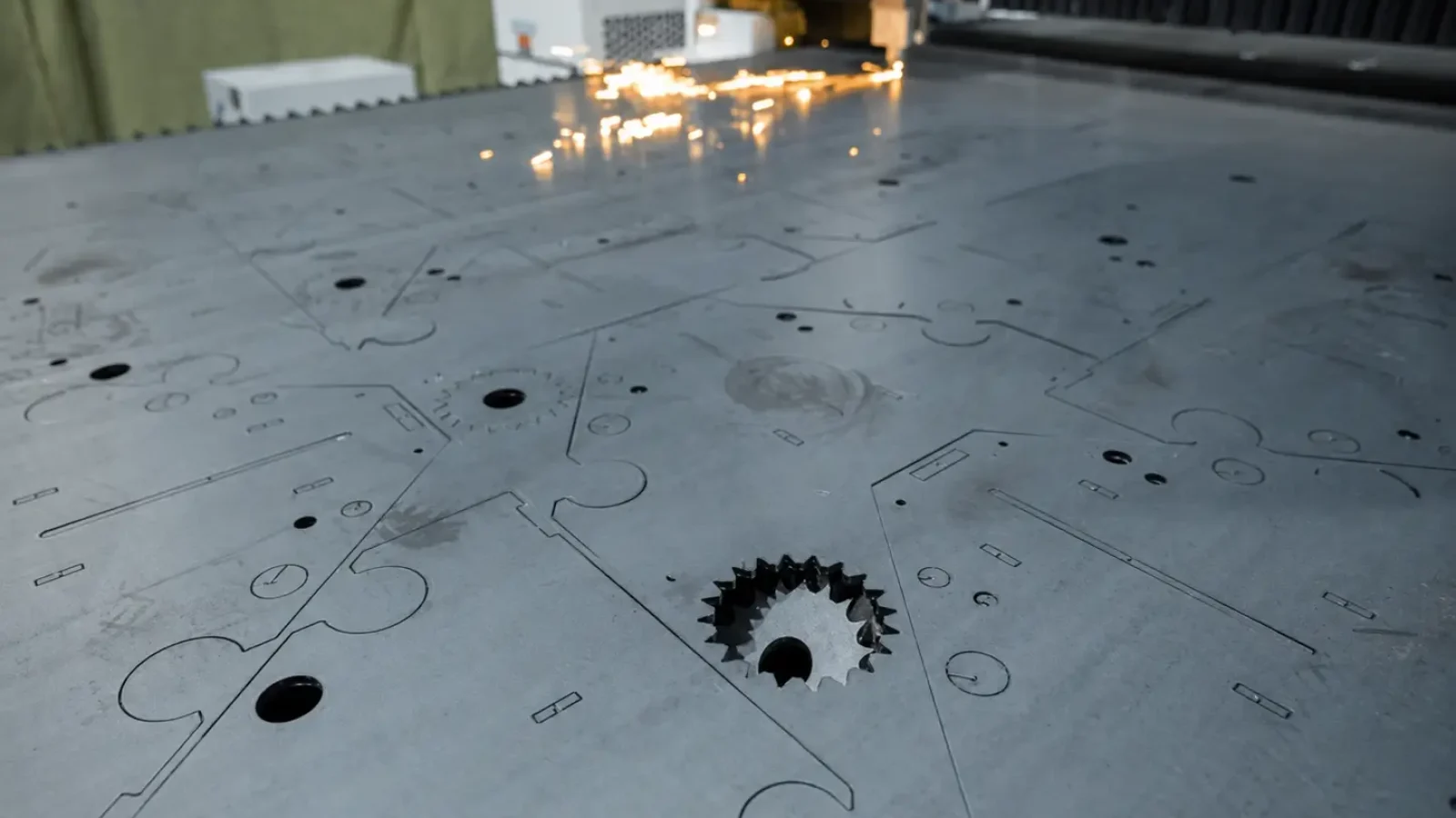 Efficient stainless steel laser cutting